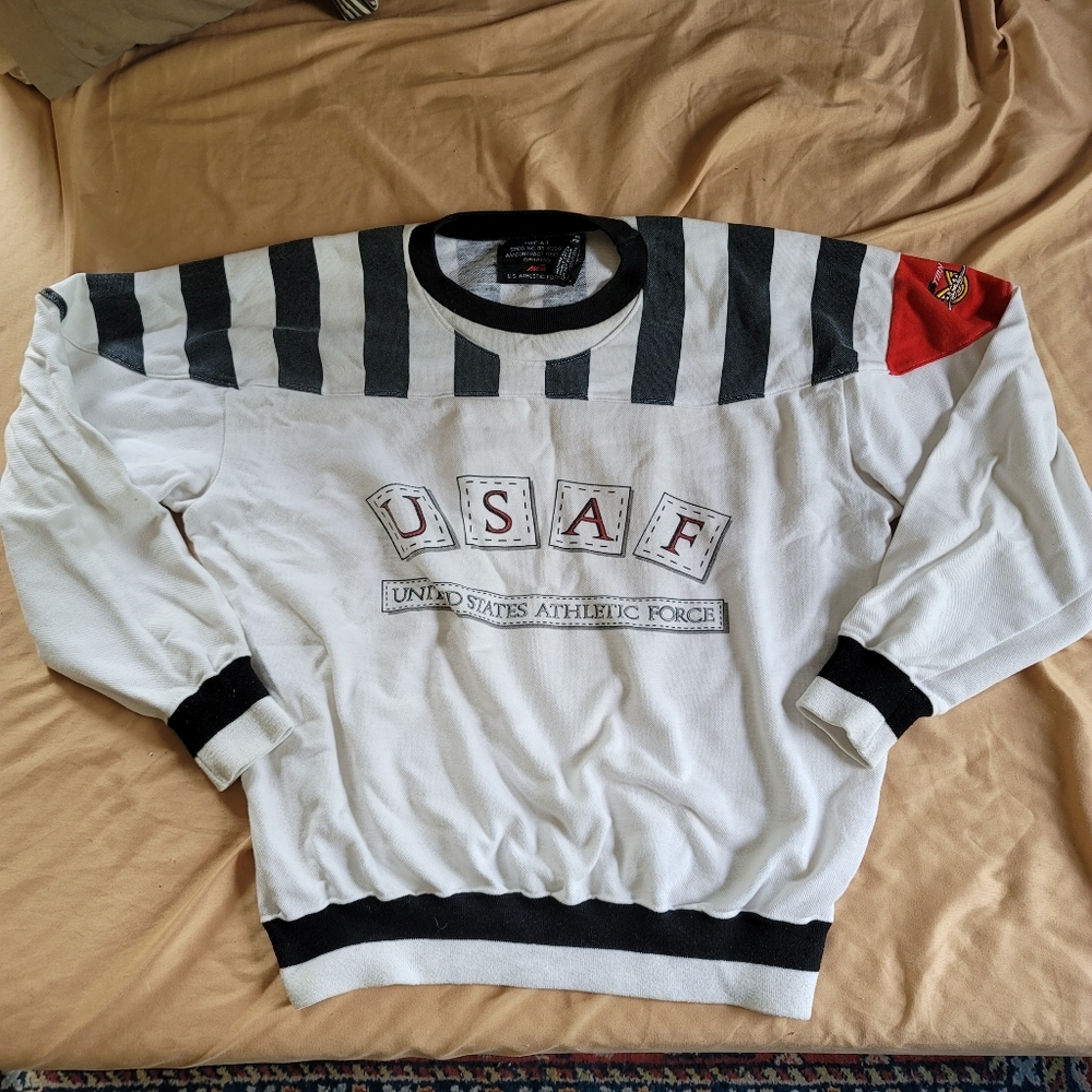 Vintage 90s Men's Size L Crew Neck Sweatshirt Avia